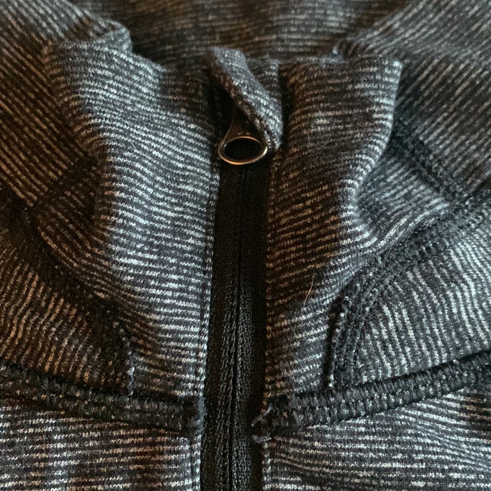 Lululemon half zip - Picture 6 of 10